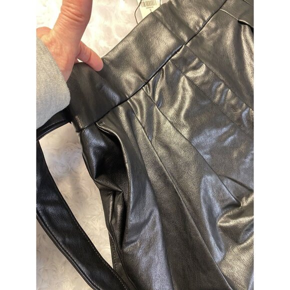 Express Women's Black High Waisted Faux Leather Belted Paperbag Shorts Size 12 - Picture 8 of 9